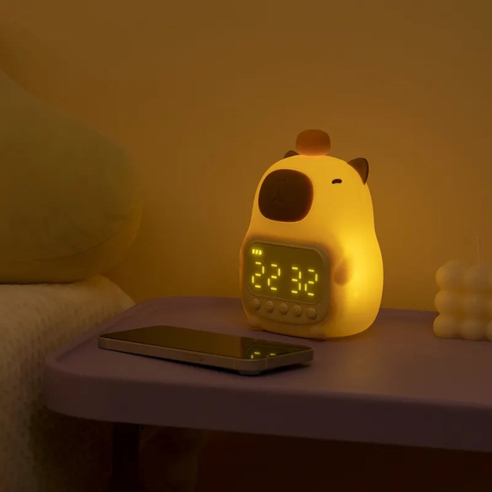 🍊 Capybara Night Light Clock