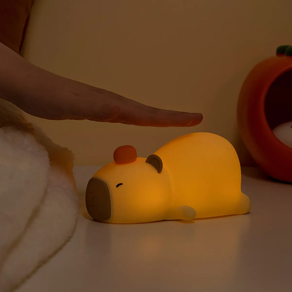 🍊 Lying Capybara Night Light